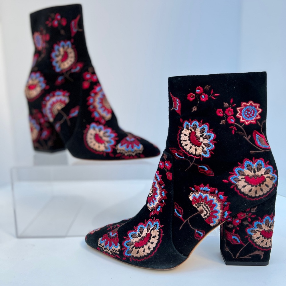 Loeffler Randall: Floral Embroidered Ankle Boots - Black and Multicolor. Size7.5 - Picture 3 of 13